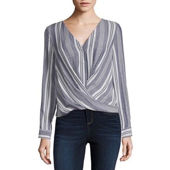 A.n.a Women's Size XL Blue Striped Coastal Beachy Twist Front Top - Picture 1 of 9